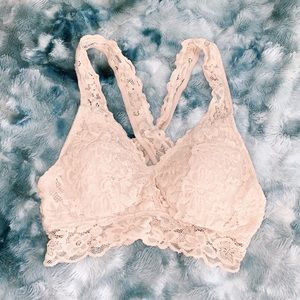 Super comfy cream bralettte